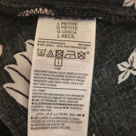 Old Navy Floral Dress - Picture 7 of 9